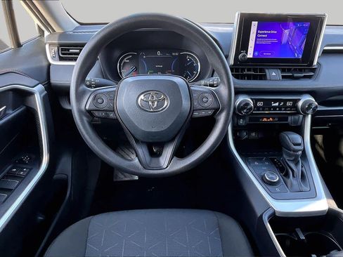 Used 2025 Toyota RAV4 XLE AWD/4WD image 6