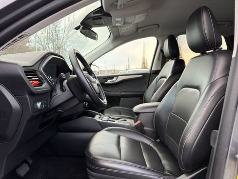 Used 2022 Ford Escape SEL image 11