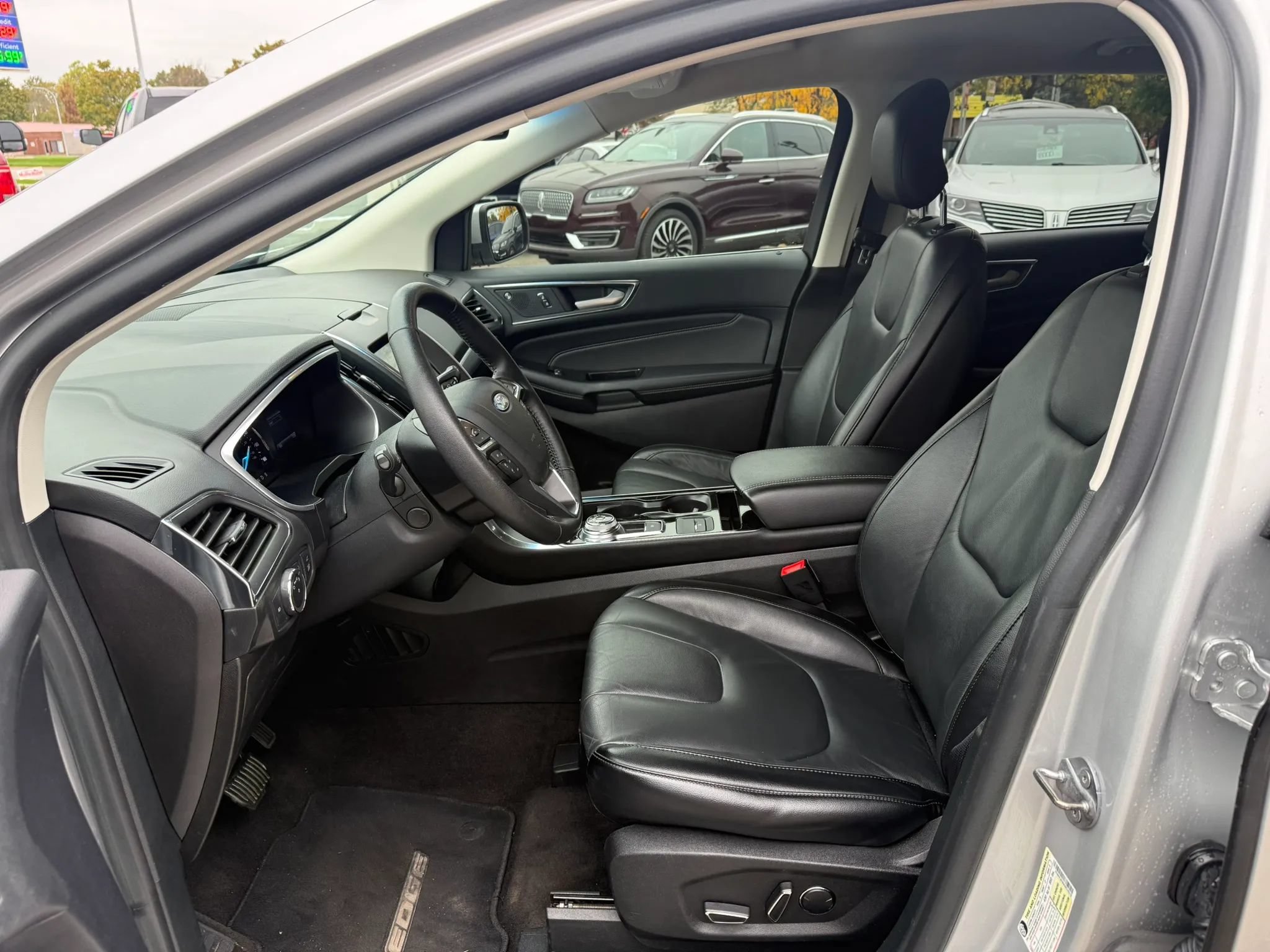 Used 2019 Ford Edge Titanium FWD image 15