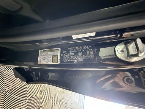 Used 2025 Kia Sportage LX image 12