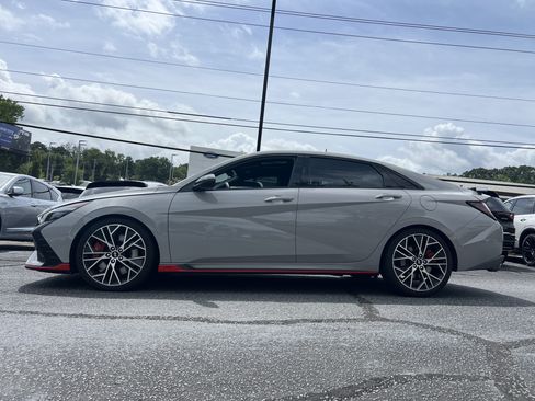 Used 2022 Hyundai Elantra N w/ Preferred Accessory Package FWD image 2