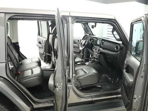 Used 2019 Jeep Wrangler Unlimited Sahara w/ Uconnect 4C Nav & Sound Group image 18