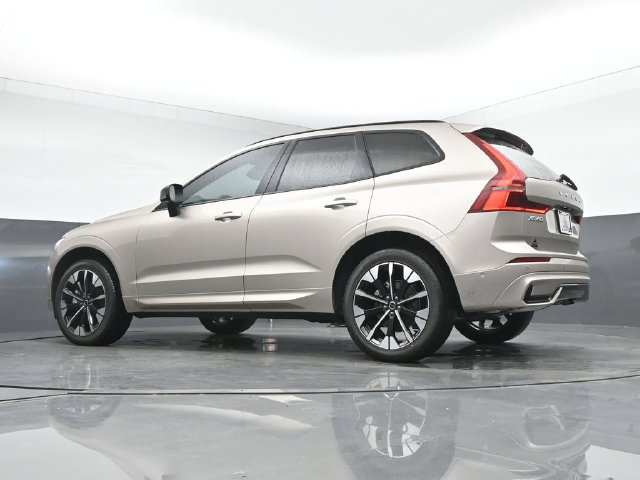New 2026 Volvo XC60 B5 Plus w/ Protection Package Premier AWD/4WD image 40