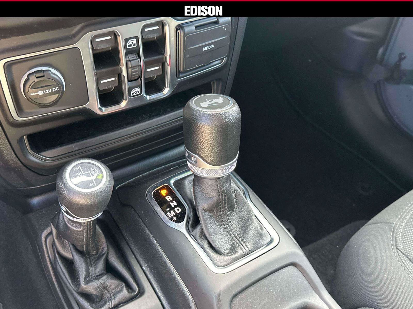 Used 2023 Jeep Wrangler Unlimited AWD/4WD image 28