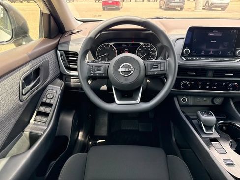 Certified 2023 Nissan Rogue S FWD image 14