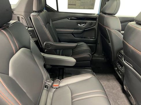 New 2025 Honda Pilot TrailSport image 40