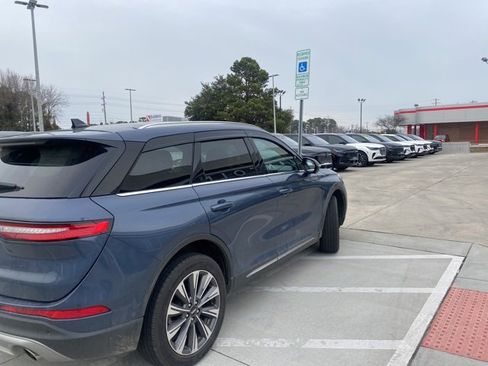 Used 2022 Lincoln Corsair Reserve w/ Equipment Group 201A image 5