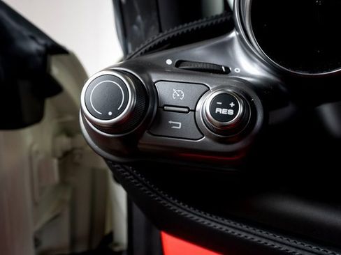 Used 2021 Ferrari F8 Tributo image 40