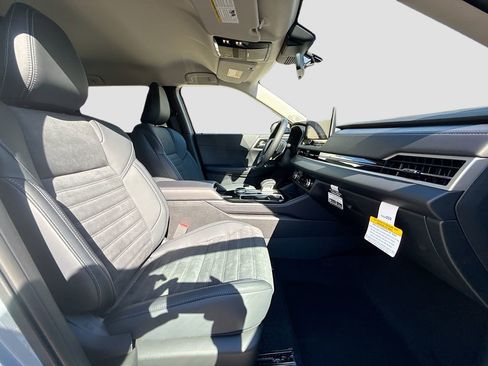 New 2026 Mitsubishi Outlander SE image 29