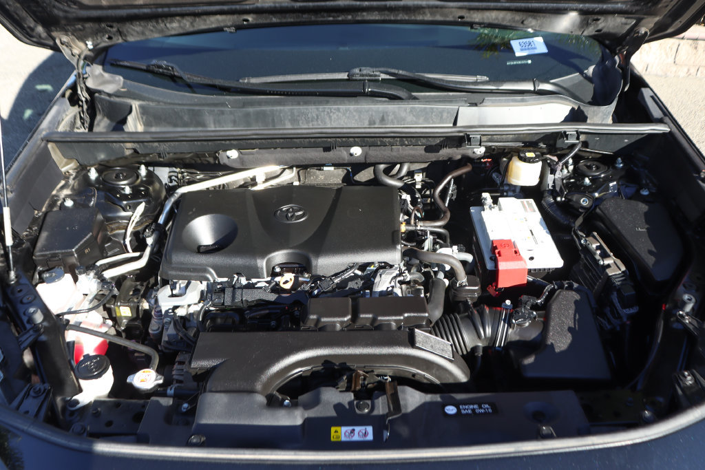 Used 2021 Toyota RAV4 LE FWD image 11