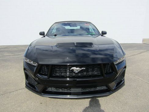 Used 2025 Ford Mustang GT Premium RWD image 5