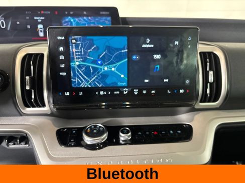 Used 2025 Ford Expedition Active RWD image 17