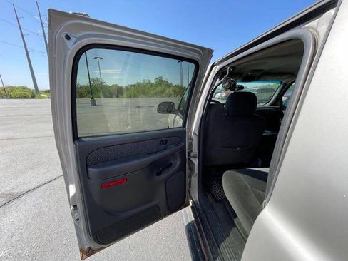Used 2004 Chevrolet Avalanche Z71 w/ Preferred Equipment Group AWD/4WD image 25