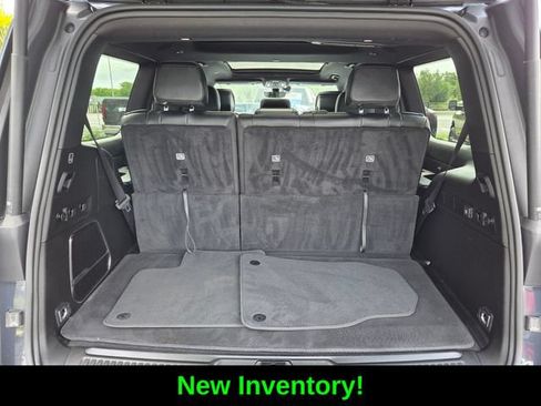 Certified 2023 Jeep Wagoneer Series II w/ Convenience Group I AWD/4WD image 15