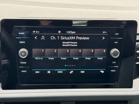 Certified 2025 Volkswagen Jetta SEL image 31