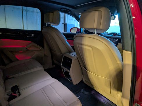 Used 2023 Porsche Cayenne image 21