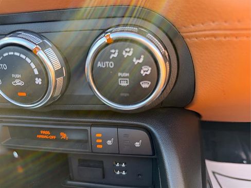 Used 2017 FIAT 124 Spider Lusso image 38