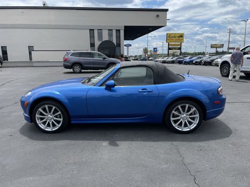 Used 2006 MAZDA MX-5 Miata Sport w/ Appearance Pkg RWD image 5