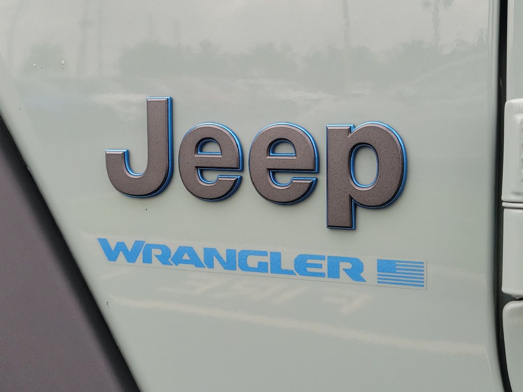 Used 2024 Jeep Wrangler Unlimited AWD/4WD image 8