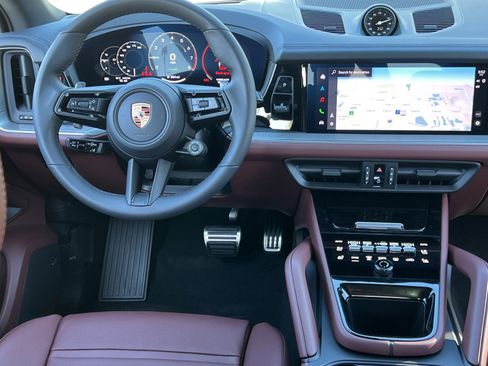 New 2026 Porsche Cayenne S image 17