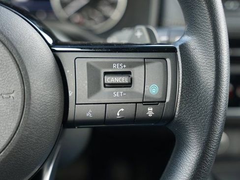 Used 2023 Nissan Rogue SV image 18