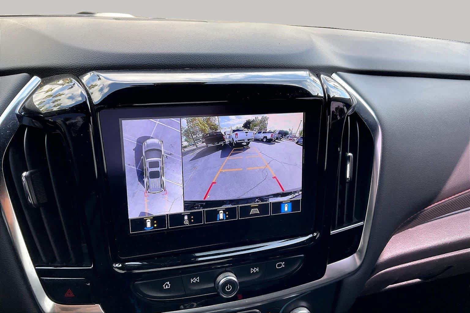Used 2023 Chevrolet Traverse RS AWD/4WD image 25