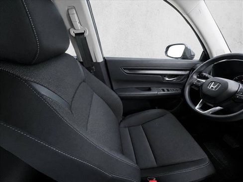 Used 2025 Honda CR-V LX image 14