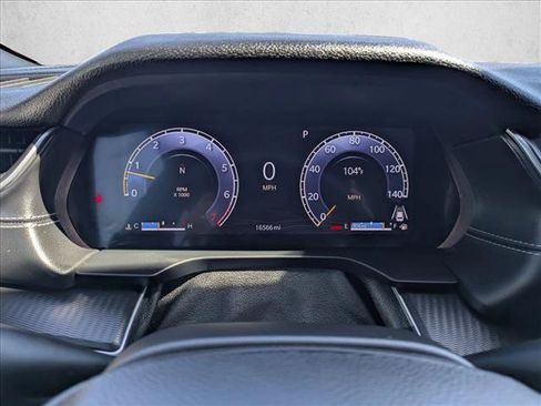 Used 2025 Jeep Grand Cherokee Altitude AWD/4WD image 11