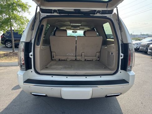 Used 2014 Cadillac Escalade ESV Premium AWD/4WD image 29