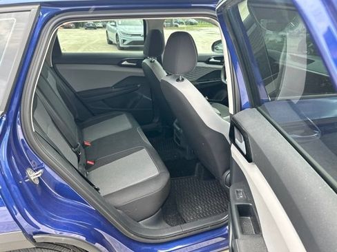 Used 2024 Volkswagen Taos S FWD image 8