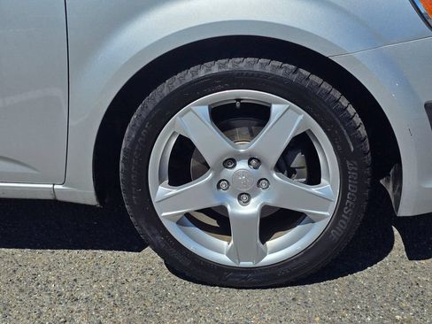 Used 2015 Chevrolet Sonic LT FWD image 10