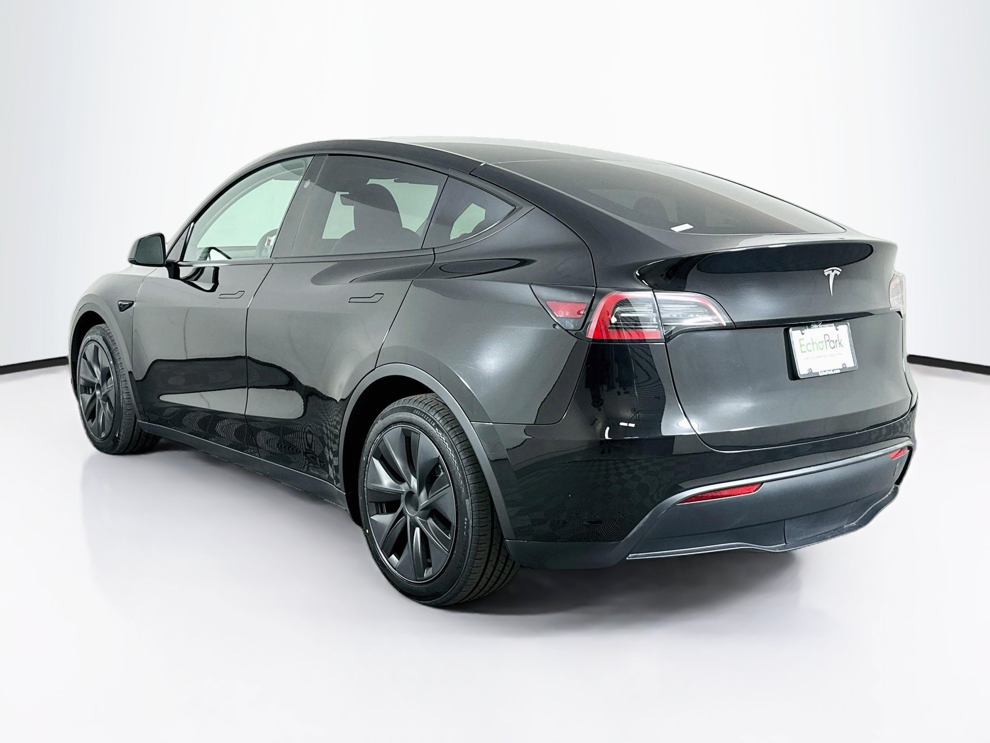 Used 2024 Tesla Model Y Long Range AWD/4WD image 5