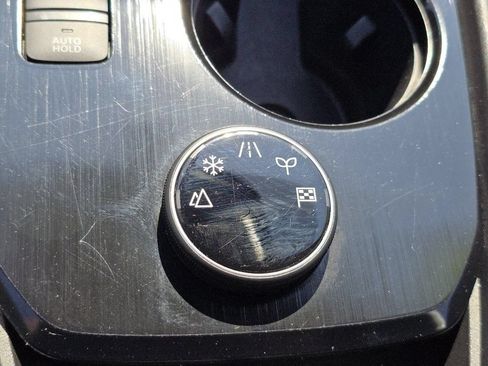Used 2023 Nissan Rogue SV AWD/4WD image 32