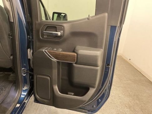 Used 2020 Chevrolet Silverado 1500 RST image 34