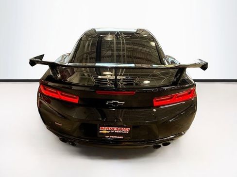 Used 2018 Chevrolet Camaro SS RWD image 7