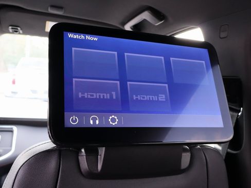 Used 2024 Chevrolet Suburban RST w/ Luxury Package image 20