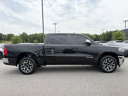Used 2025 RAM 1500 Laramie AWD/4WD image 6
