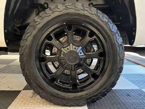 Used 2016 Toyota Tundra SR5 w/ SR5 Upgrade Package AWD/4WD image 10