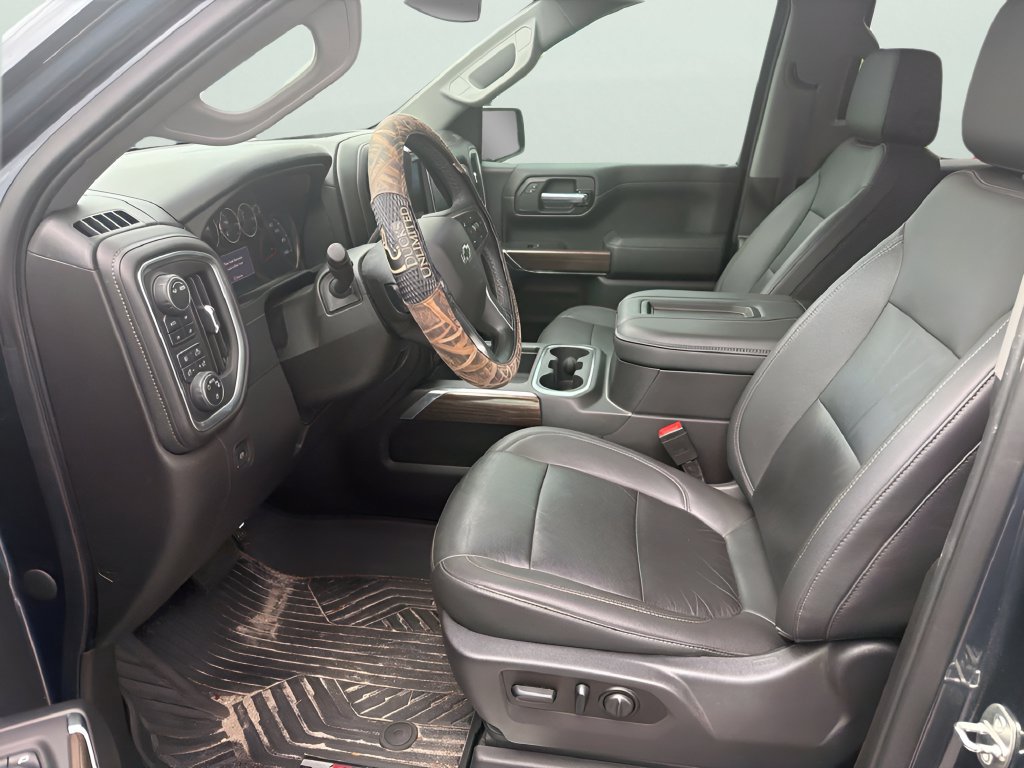 Used 2021 Chevrolet Silverado 1500 LT Trail Boss w/ Convenience Package II AWD/4WD image 8