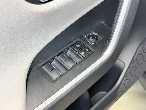 Used 2021 Toyota RAV4 Limited AWD/4WD image 10