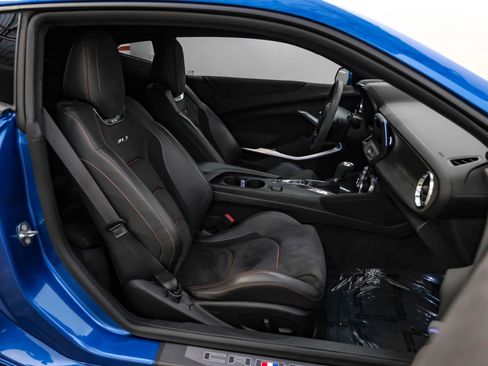 Used 2018 Chevrolet Camaro ZL1 image 23