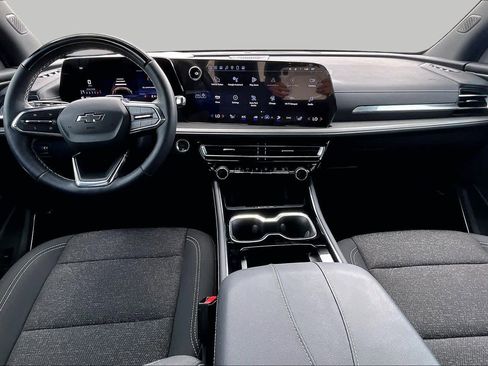 Used 2024 Chevrolet Traverse LT w/ Enhanced Driving Package FWD image 15
