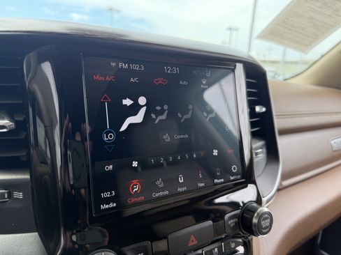 Used 2019 RAM 1500 Laramie RWD image 23