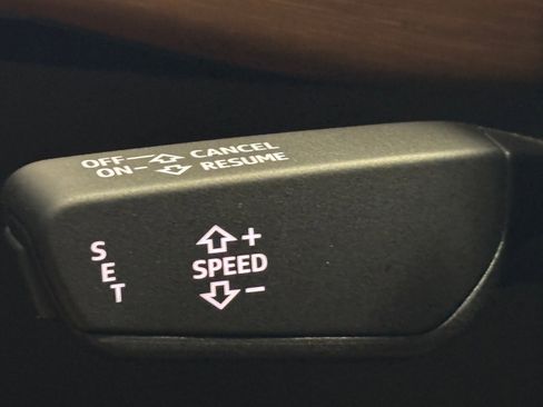 Used 2022 Audi e-tron GT Premium Plus image 45