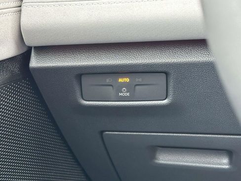 New 2026 Volkswagen Tiguan SE image 25