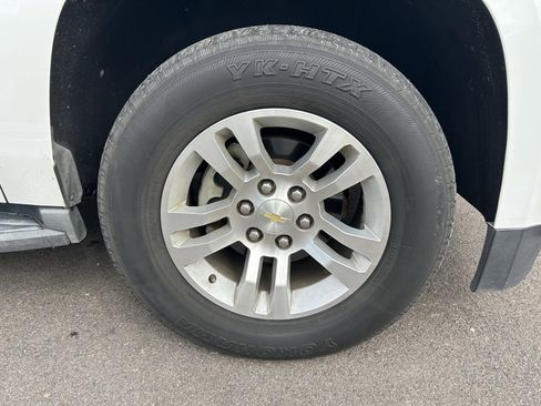 Used 2015 Chevrolet Tahoe LT w/ Luxury Package image 9