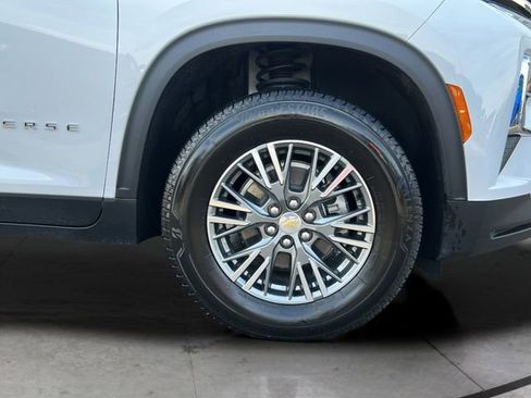 Certified 2025 Chevrolet Traverse LT w/ Driver Confidence Package image 28