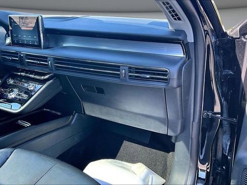 Used 2022 Lincoln Corsair Standard w/ Premium Package image 26