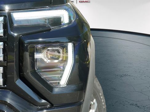 New 2026 GMC Canyon Denali image 2