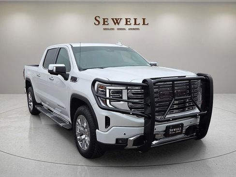 Used 2023 GMC Sierra 1500 Denali w/ Technology Package AWD/4WD image 7